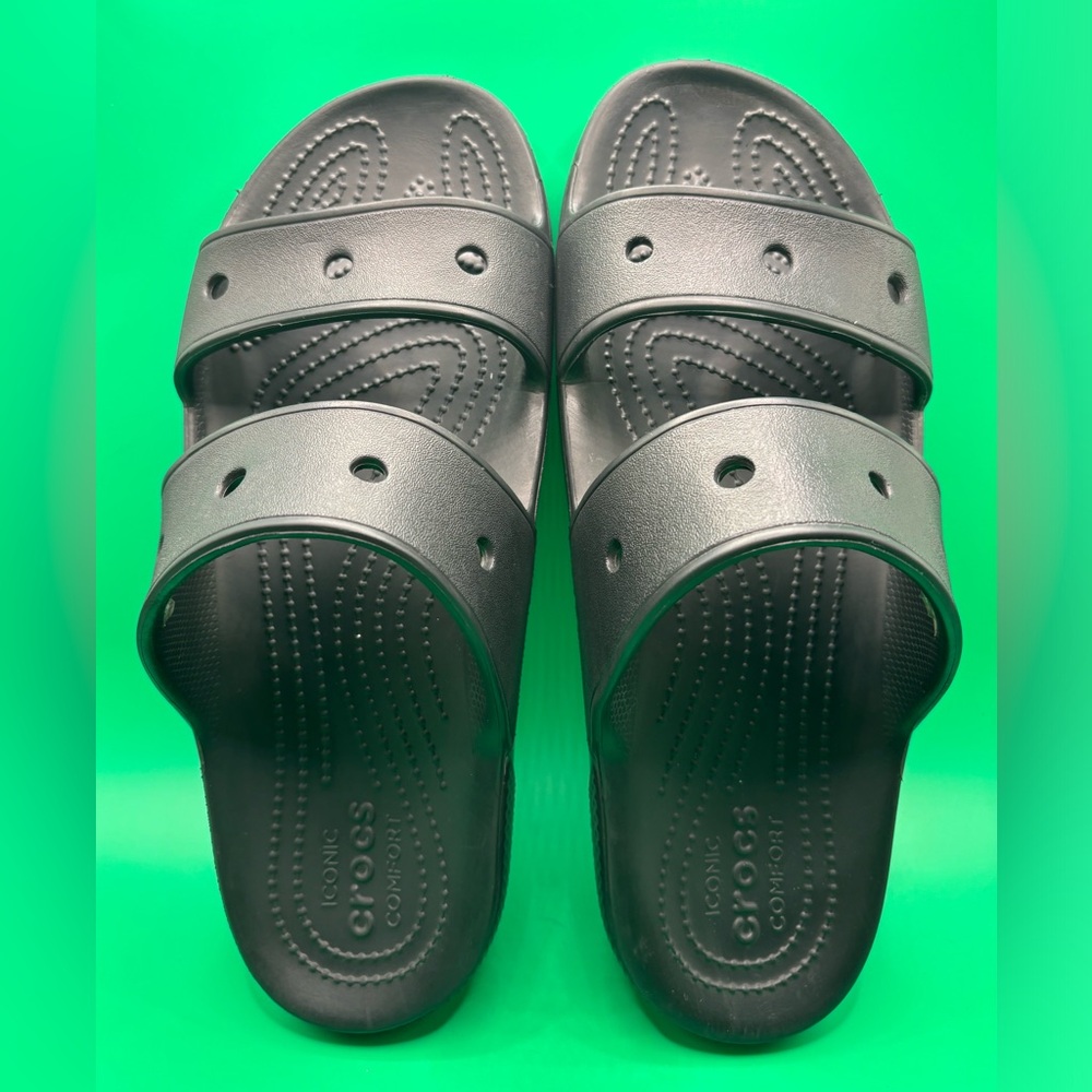 Crocs Classic Sandals Black 10M 12W Outdoors Beach Summer Vacation Soft